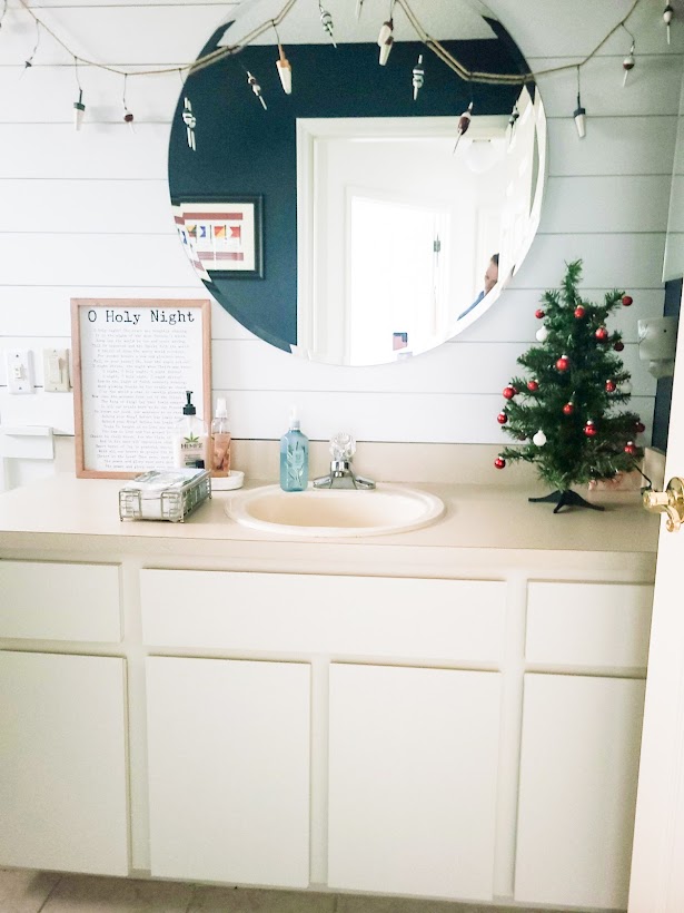 Christmas décor in our guest bathroom