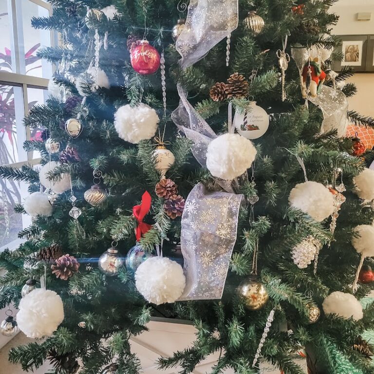 Christmas-tree-with-mercury-glass-ornaments