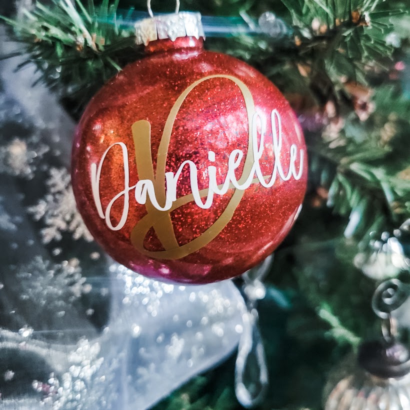 personalized-Christmas-ornament-red-glitter
