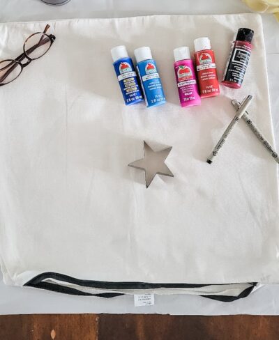 materials to paint a pillow cover