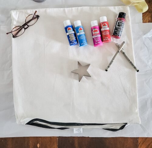 materials to paint a pillow cover