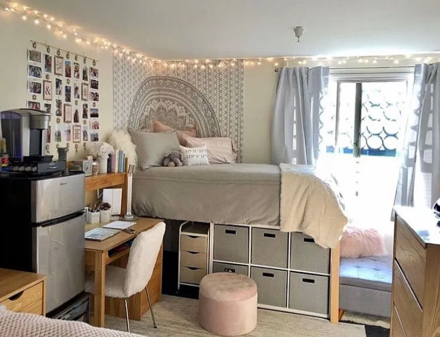 girl's college dorm roo decor with string lights