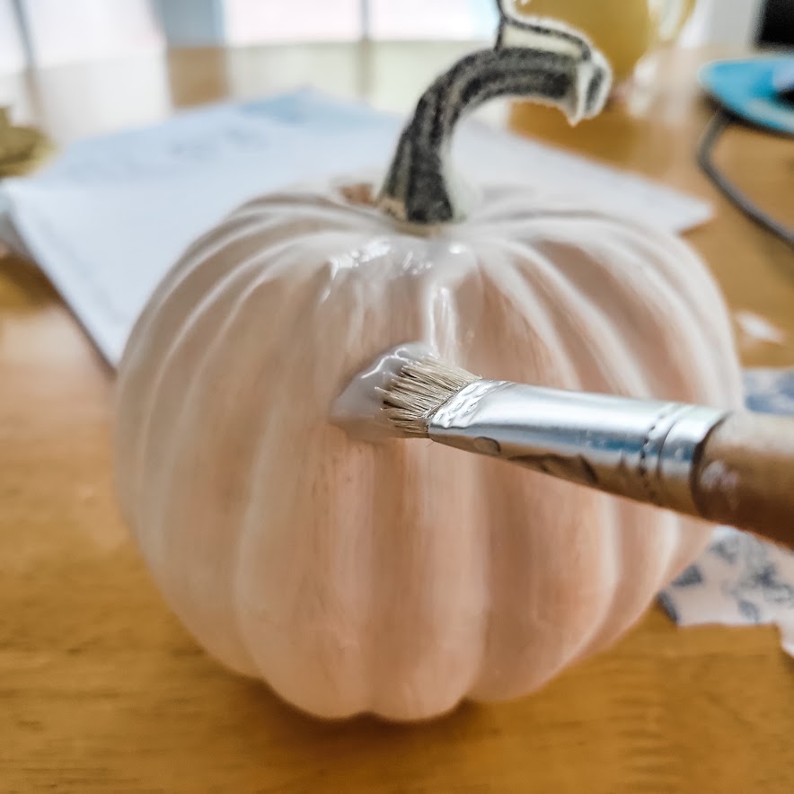 painting a faux pumpkin white