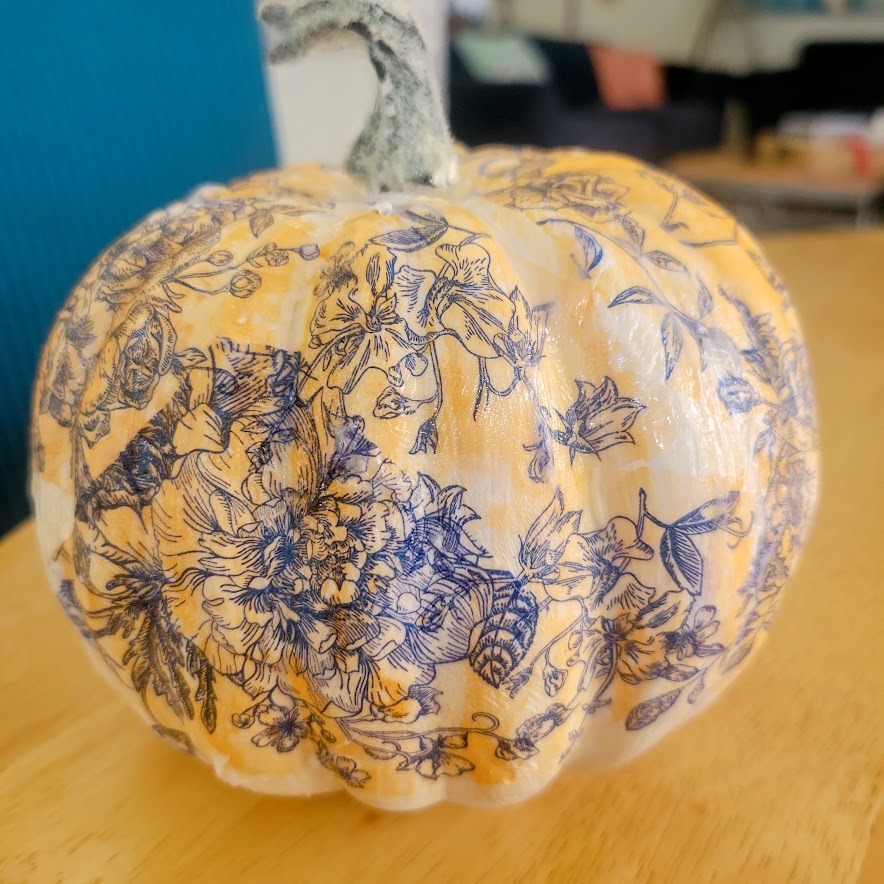 beautiful-chinoiserie-pumpkins