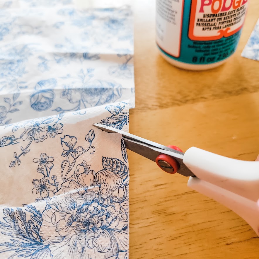 cutting blue and white floral napkins