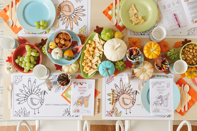 tablescape for kid's table at thanksgiving