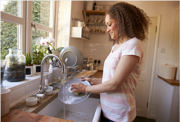 woman doing the dishes