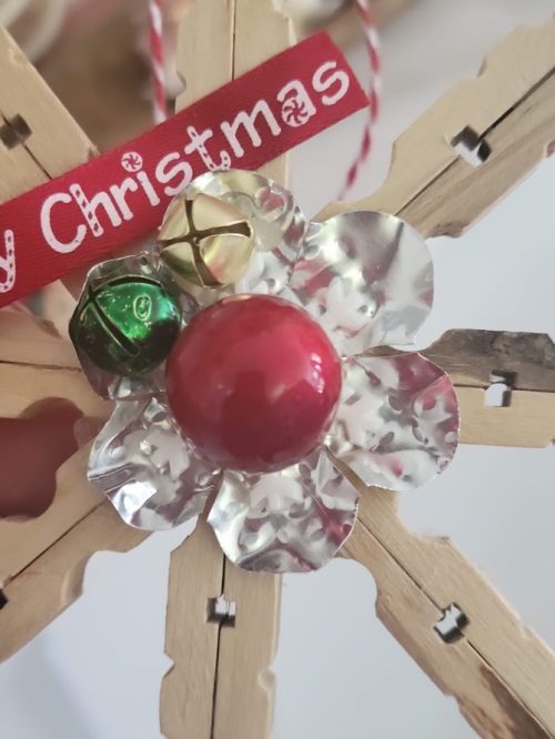 Snowflake-clothespin-Christmas-ornament-DIY-embellishment-1